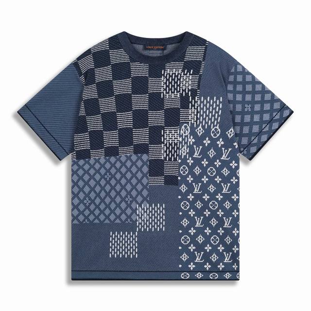 正确版高品质 1V 25Ss新款棋盘格拼接针织短袖 套装 本款棉质短袖圆领衫出自 2025 秋冬系列，以繁复嵌花拼接工艺融汇 Damier 和 Monogram