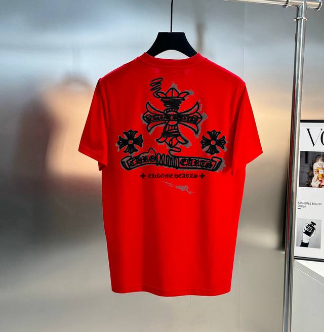 克罗心2640春夏新品时尚圆领短袖高级定制百搭款式！更有实用感 任何人都可以轻松驾驭 采用95%棉+5%天丝面料制作，手感非常奈斯，不起球，不变形，奢华经典Lo