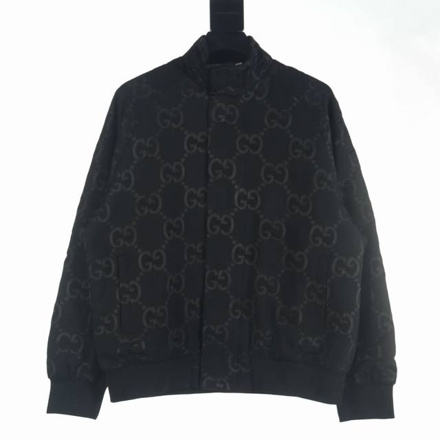 Gucci古驰Guc 23新款 双G满印帆布立领夹棉夹克外套 原版18700 深圳海港城购入，原版定制提花面料，面布为双G粗纺原版色，里布为真丝里衬。版型为牛角