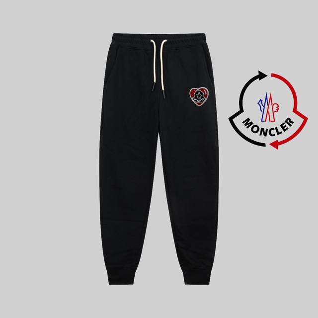 顶级版本，区别通货 Moncler 蒙口Ss 秋冬季秀款 修身线条官网徽标刺绣简约Logo运动裤 360G克重 兼容所有身材 腰部松紧带黑白抽绳设计 定制抽绳口