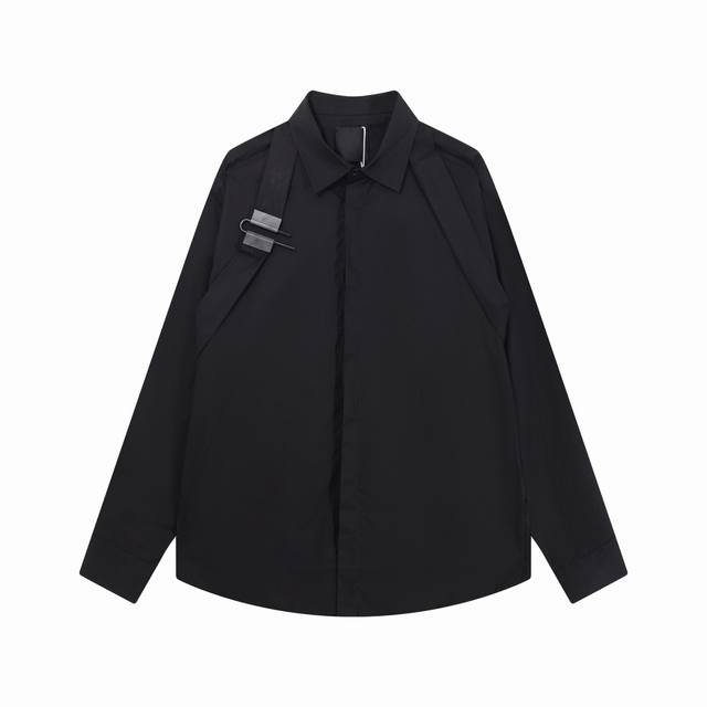 Gvc 新款锁扣长袖衬衫 Size 44 46 48 50 面料采用40S府绸棉平纹布 面料做液氨抗皱定型处理 成品布轻微酵洗去除表面毛絮 鼓蒸汽做空拍手感追原