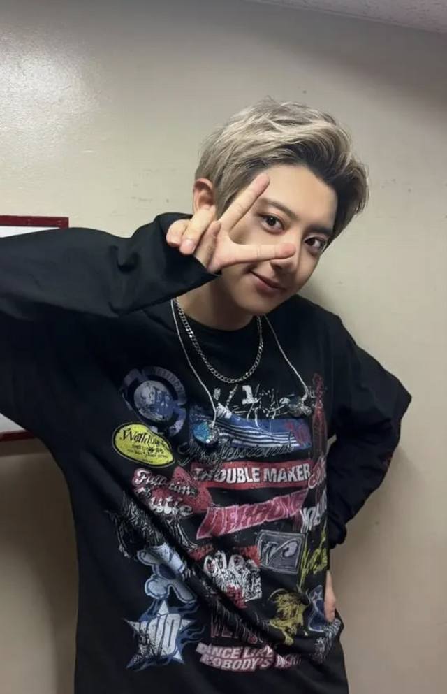 新款上新 D129# We11Done朴灿烈明星同款美式海报印花长袖T恤 高版本 高克重300克双纱纯棉面料 颜色：黑色、灰色 码数：S、M、L