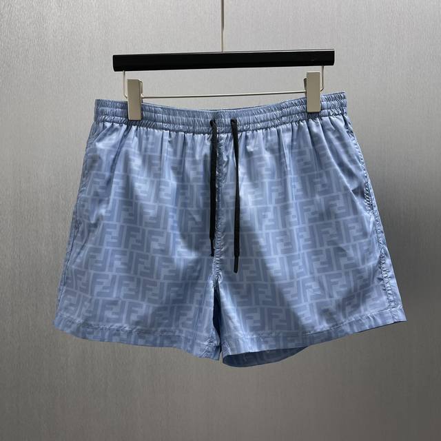 Fd 双F印花游泳短裤 Size: S-Xl 蓝色高科技布料泳裤，配备松紧腰带和抽绳。高科技布料材质，饰有蓝色Ff图案。