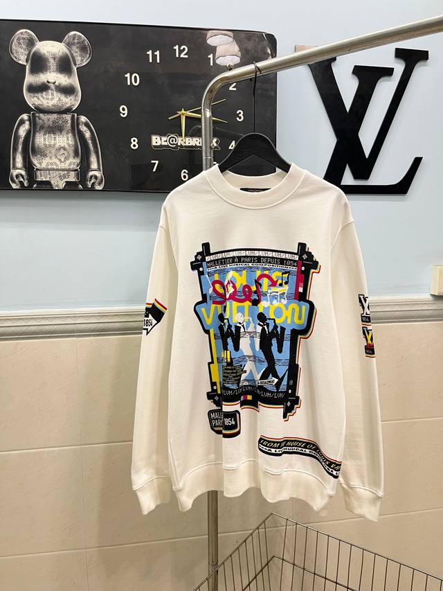 款号245 Louis Vuitton-Lv路易威登乐队音乐人圆领短袖 面料采用420克高克重纯棉面料，手感舒适柔软，上身舒适透气，领口采用同缸同色罗纹，不紧绷