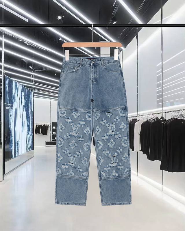 Louis Vuitton 路易威登 1V驴家 25Fw 轻奢主义 洗水做旧磨破洞牛仔裤 字母Logo 男女同款 牛仔长裤套装 Lv标志性的Monogram图案
