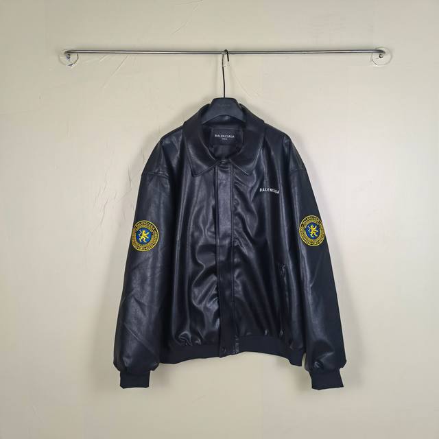 30 Blcg Men's Taxi Jacket In Black 25Fall秋冬系列圆标徽章刺绣飞行员夹克皮衣外套 颜色：黑色 尺码：1-2-3