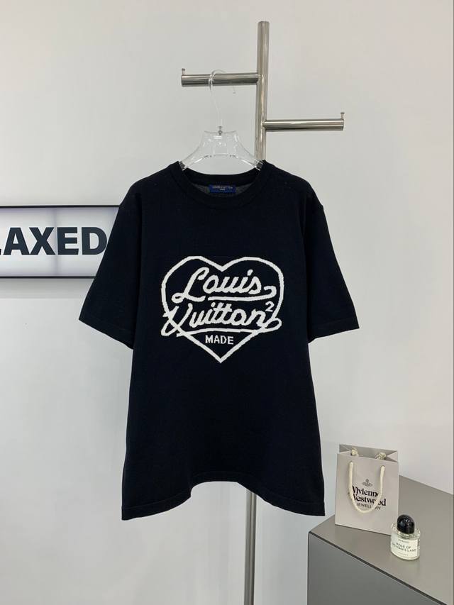款号G619 新款Louis Vuitton Lv 年春季新款爱心红心针织短袖男女同款 L联名款爱心针织短袖，Lv设计师绝版爱心 T，爱心复古联名款的摩登精贵男