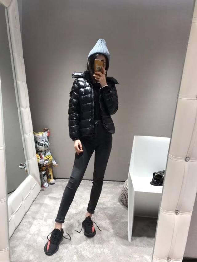 蒙口王菲同款 ，专柜同步，最经典的短款羽绒服，众多明星私服首选！冬季短款加厚羽绒原版订制面料-90绒-修身加厚保暖 ，从头到脚都是暖暖的，帽子可拆卸！冬天有它绝