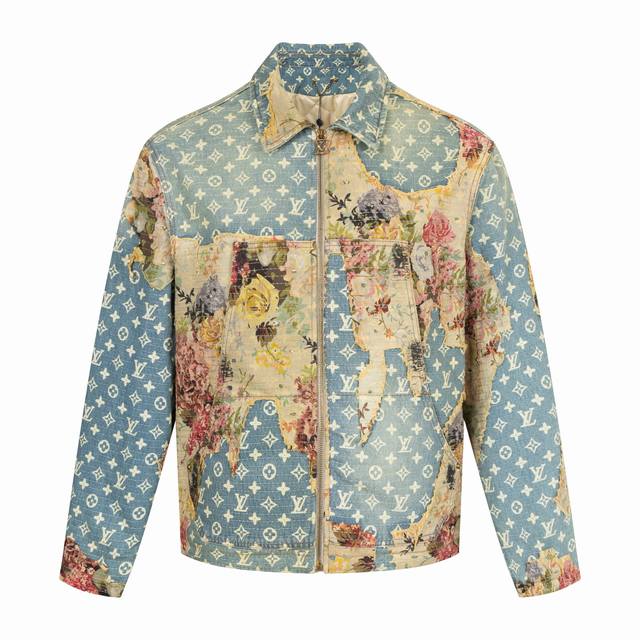 独家供应 1V 复古玫瑰碎花贴布牛仔棉服外套 原版21,974购入开发，面料采用纯棉质牛仔面料，桑蚕丝里布，聚酯纤维填充，数码直喷印花，老花拔印工艺，单针全幅刺