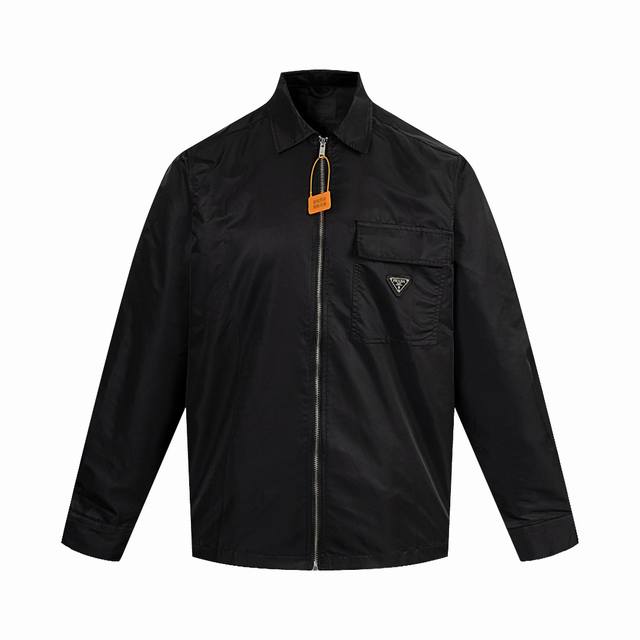 上新 Prad* 普拉达 25Fw再生尼龙口袋三角标拉链衬衫，前胸定制Logo整体拉链，休闲外套型衬衫，专业定制再生尼龙面料、领标 三角标均为专业定制款式，男女