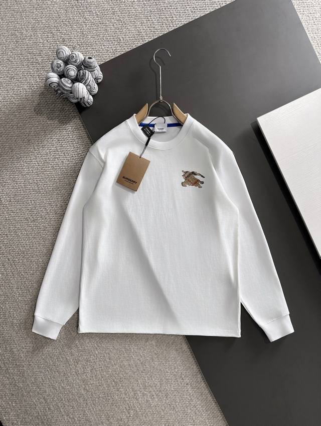 Burberry* 市场独家品质 爆款 2025秋款长T上新 原高版本 巴宝莉 面料采用380克高密纯棉定制面料 不变形 不缩水 立体垂感爆表 工艺介绍：前幅采