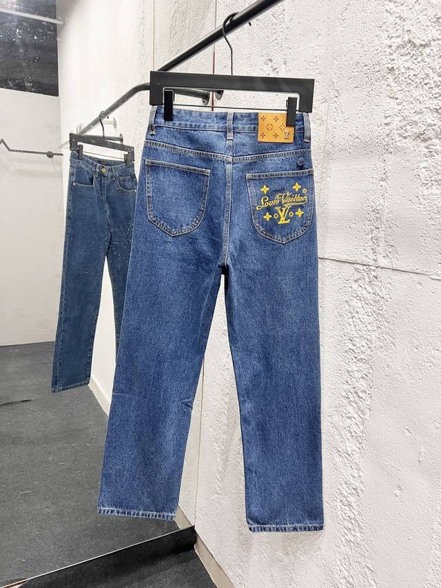 款号：H961 Louis Vuitton Ss25 纯棉水洗卡通印花牛仔裤 男女款白色 顶级天花板品质 不同水洗质感的款式，对腿细腿粗人士十分友好，直筒修身的
