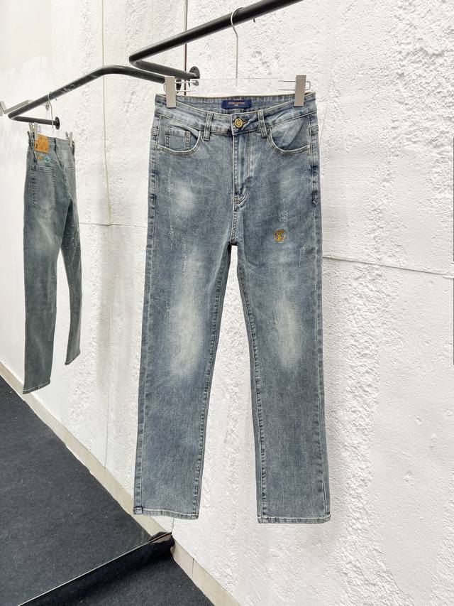 款号：H914 Louis Vuitton & 路易威登 Lv后口袋刺绣Logo牛仔裤 原版采购开发版型工艺制作高版本 采用水洗牛仔面料 经过特殊的洗水工艺 扎