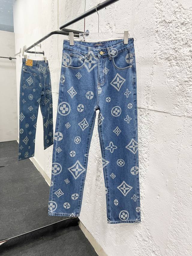 款号：H903 Louis Vuitton & 路易威登 Lv经典满印Logo牛仔裤 原版采购开发版型工艺制作高版本 采用水洗牛仔面料 经过特殊的洗水工艺 扎染