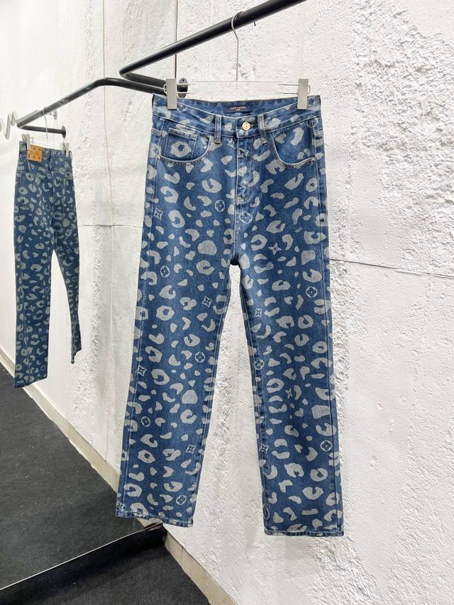 款号：H901 Louis Vuitton & 路易威登 Lv经典满印Logo牛仔裤 原版采购开发版型工艺制作高版本 采用水洗牛仔面料 经过特殊的洗水工艺 扎染