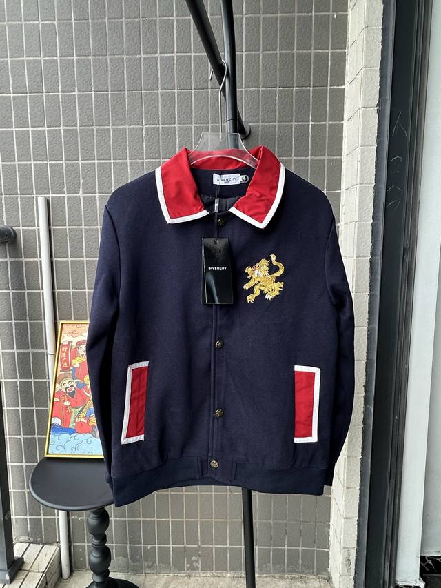 款号：Tt68 纪梵希25Ss走秀款厚度适中 高密度重工刺绣 堪称王炸单品 真的谁上身谁好看 ！ 罗纹采用全棉纱线定染定织而成，粗纱横机编织而成，不起球，棉质亲