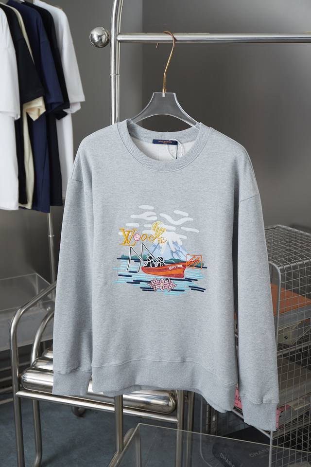 路易 25Fw秋冬 1V ＊Nigo 系列垂钓刺绣圆领卫衣 轻奢主义 男女日常通勤穿搭必备单品 正确版本 欢迎对比 详细特征 采用480克纯棉双纱鱼鳞毛圈面料