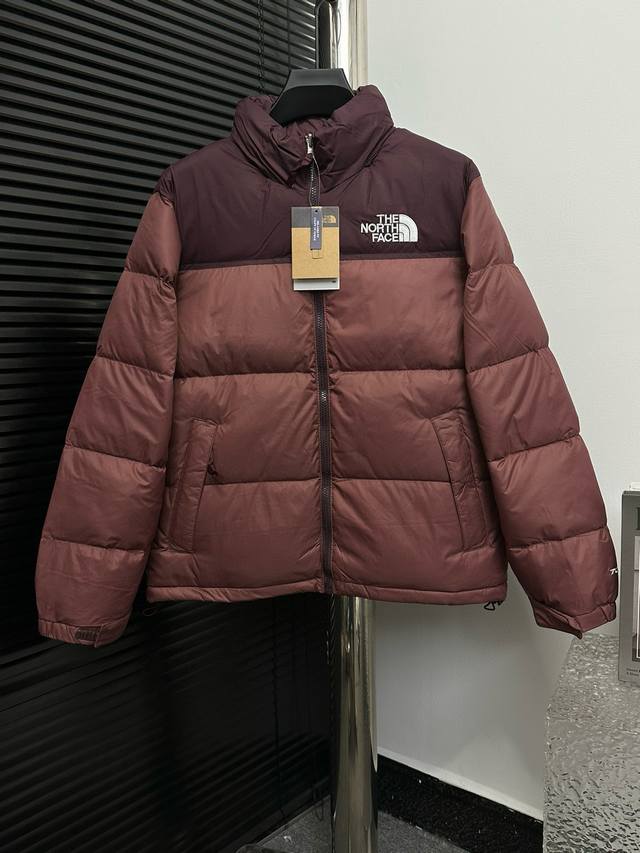 Nfc芯片版本 配手提袋 The North Face 北面1996经典羽绒服 羽绒：采用了700蓬的鹅绒填充，回弹性好，两层内衬，不跑绒，透绒，提供了很高的保