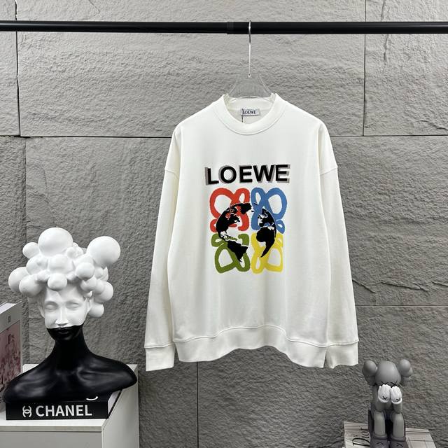 Loew* 罗意*威 2025早秋冬季款 经典简约个性字母图腾发泡工艺+印花工艺定制毛圈面料 长袖圆领卫衣 男女同款 颜色：黑色 白色 尺码： S 90-130