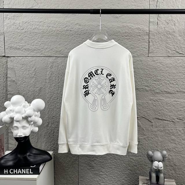 Ch*克罗心*2025早秋冬季新款 经典马蹄十字架梵文印花前后+银色烫珠定制毛圈面料 长袖圆领套头卫衣，男女同款 颜色：黑色 白色 尺码： S 90-130斤