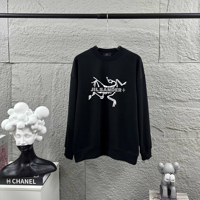 Arc'teryx*始祖*2025早秋冬季新款 个性经典立体发泡工艺+Logo 字母印花 定制毛圈面料 长袖圆领卫衣 男女同款 尺码： S 90-130斤 M