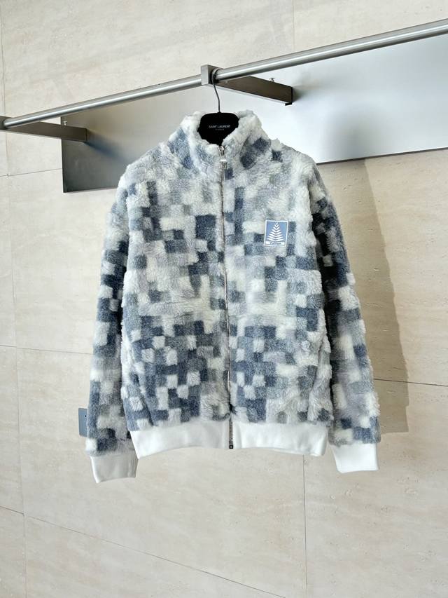 Lv 路易 24新款Ski滑雪系列方块拼色长袖绒感外套 定制面料，定制五金，市场独家色织提花面料，每一个格子高低长短毛分明，妥妥的市售天花板。碾压市场任何未出货