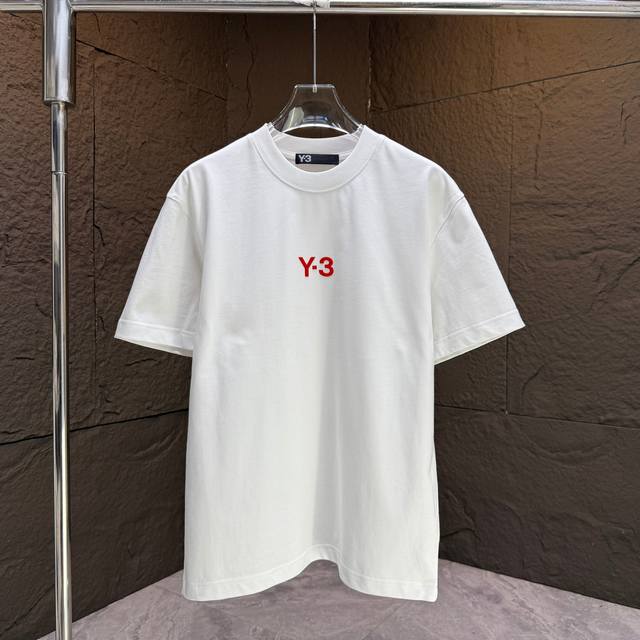 Y3* 山本耀司* 2025秋冬新款短袖T恤 定制纯棉字母Logo植绒+印花 颜色：黑色 白色 巧克力色 码数：S M L Xl Xxl