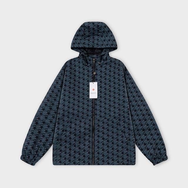 2025 Gucci 古驰 秋冬新款 五金Logo.高品质连帽夹克外套 主推爆版 臻选定制面料 更高档次 高密度记忆拉丝里料 更加时尚舒适 高标准定制 上身非常