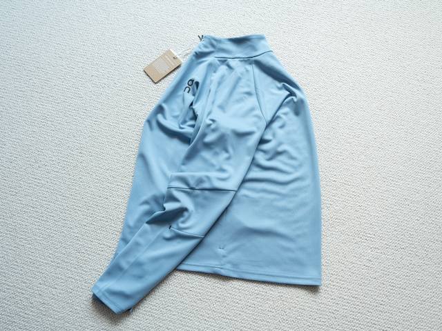 浅蓝色 细节品质实拍图