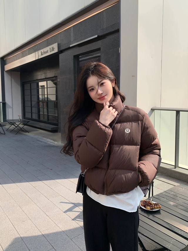 Lululemon露露乐檬 国标90白鸭绒 秋冬季就是要保暖又好看才好 一件质感品质高Ji的羽绒服外套锁定你整个寒冷的冬日 经典是简约 但不是简单I简设计款 线