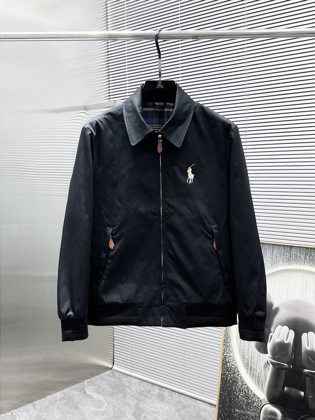 保罗 2025新款 翻领 夹克 外套，高端版本！专柜定制面料 透气舒适度高，细节无可挑剔，品牌元素设计理念，体现高品质。手感细腻柔软！呈现休闲裁剪，上身版型超赞