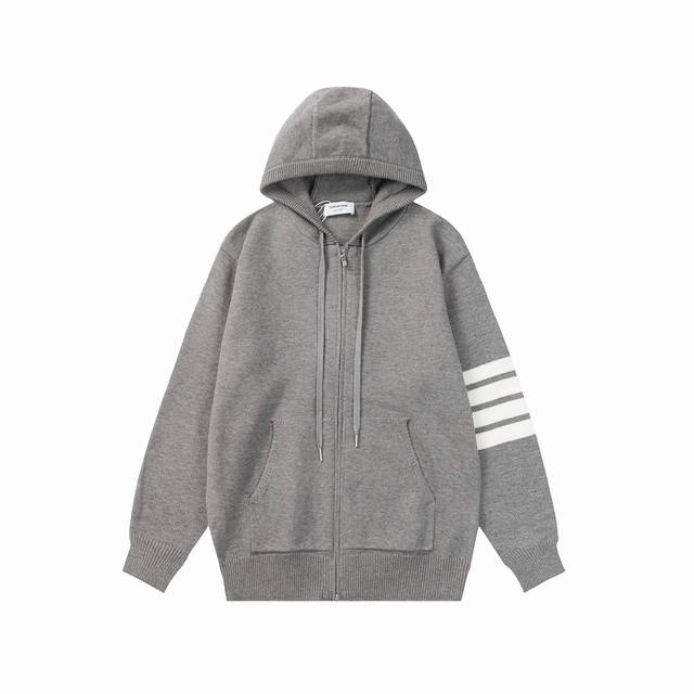 Thom Browne Tb提花羊毛针织帆船开衫男女同款连帽外套 颜色:灰色 藏青色 高版本重工提花图案条纹开衫，衣橱必备，穿谁好看Tb开衫万年经典款，休闲届的