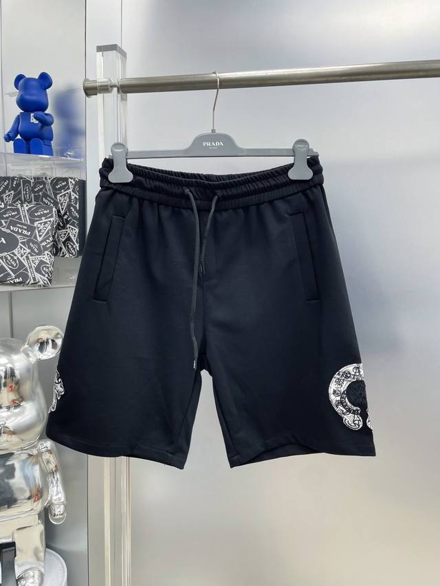 Ch 克罗心 25Ss新款 马蹄梵文刺绣字母Logo短裤 Ss 品牌经典Logo休闲裤 ，定制面料，舒适度极好，手触感强烈。辨识度极高，完美品相工艺。 时尚个性