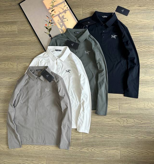 始祖鸟Arcteryx 新款商务休闲翻领Polo衫 始祖鸟今年你必备的一款单品！可户外可休闲，可商务的一款Polo衫！ 纯捡漏！！ 出口特定专属的面料，工厂P大