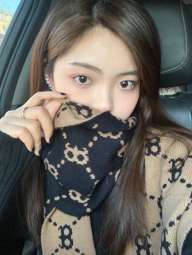 原单高品质 Mlb 秋冬季专柜新款两面提花老花满版Logo双面戴围巾！买一条等于买两条，划算！！！冬天的第一条围巾！让Mlb温暖你整个冬季~~ 无围巾不冬天～又