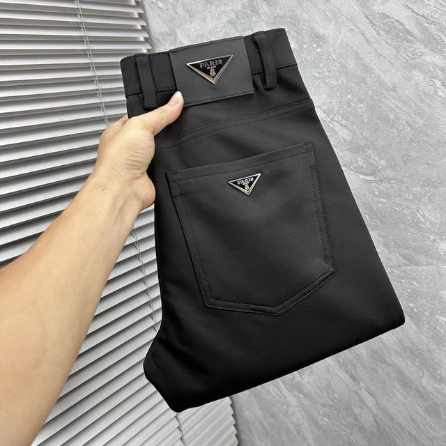 普拉*秋冬2640Ss秋冬新品，官网同步有售，男士高端商务休闲西裤，高端进口面料，带弹力，，五搭配，即经典又时尚，合体裁缝，上身效果无约束感 ，舒适透气 码数：
