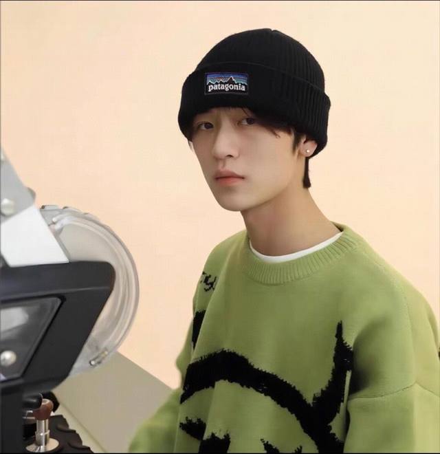 Patagonia巴塔哥尼亚冬季爆款针织冷帽 经典款式，冬季百搭神器。高克重加厚帽子 面料厚实板正 面料辅料俱全。不可多得的一批好货。冬天怎么可以没有一顶温暖的