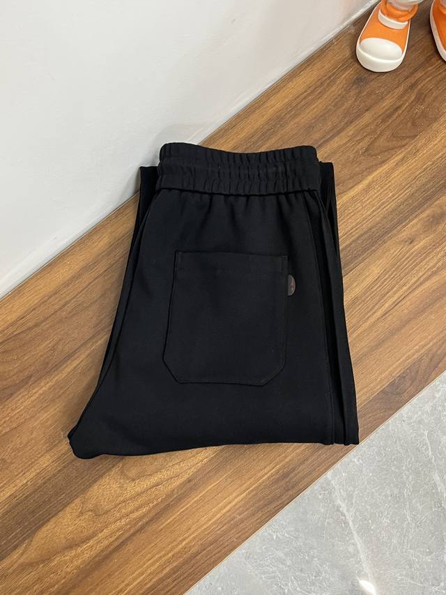 主推 Lp30年秋冬新款休闲裤Lp这款裤子绝对可以闭眼收入！秋冬休闲裤，非常百搭，弹力腰围，日常工作户外运动都可以穿着，衣柜里的必备品！ 尺码：48-58 M-