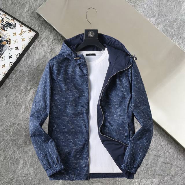 芬迪 官网同款，提前发售！2025Ss春季新款男士夹克外套，原单三标齐全高端版本！专柜定制记忆面料 透气舒适度高，细节无可挑剔，品牌元素设计理念，体现高品质。手