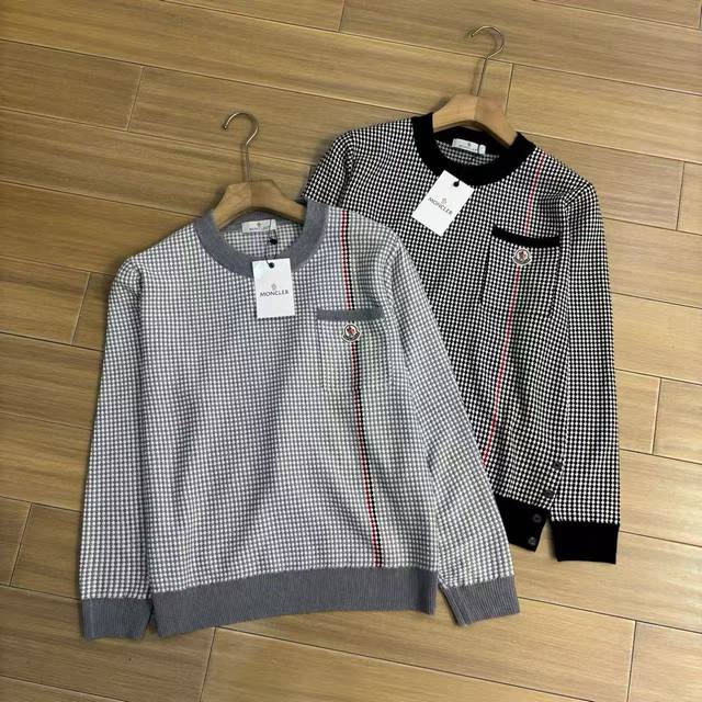 秋季新款人气爆款！蒙口专柜新品情侣款毛衣 恒隆在售两万+ 今年专柜原版用料！进口最先进横机纺织工艺，高密高支专柜原版纱线，拿到手整件衣服十分厚重，用料十足！因有