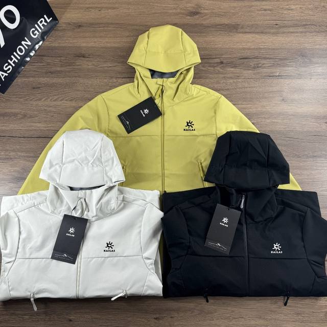 凯乐石Kailas 户外春秋三防舒适透气软壳冲锋衣 男士户外运动经典百搭连帽夹克外套。 每个热爱户外运动，登山徒步者的心中，都有一座高山去征服。但并不是每个人都