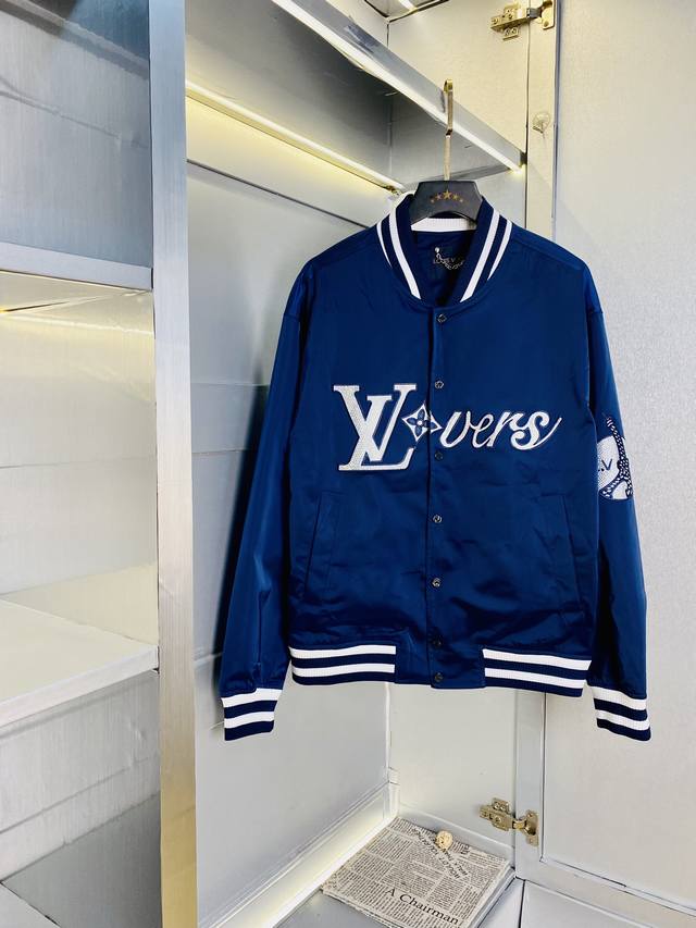 官网原单货 可穿190斤路易威登Lv 2025春款！新款棒球服外套夹克防风衣 高版本高品质 原版面料网红明星同款 开模定制五金辅料 感非常舒服 超级百搭好看的一