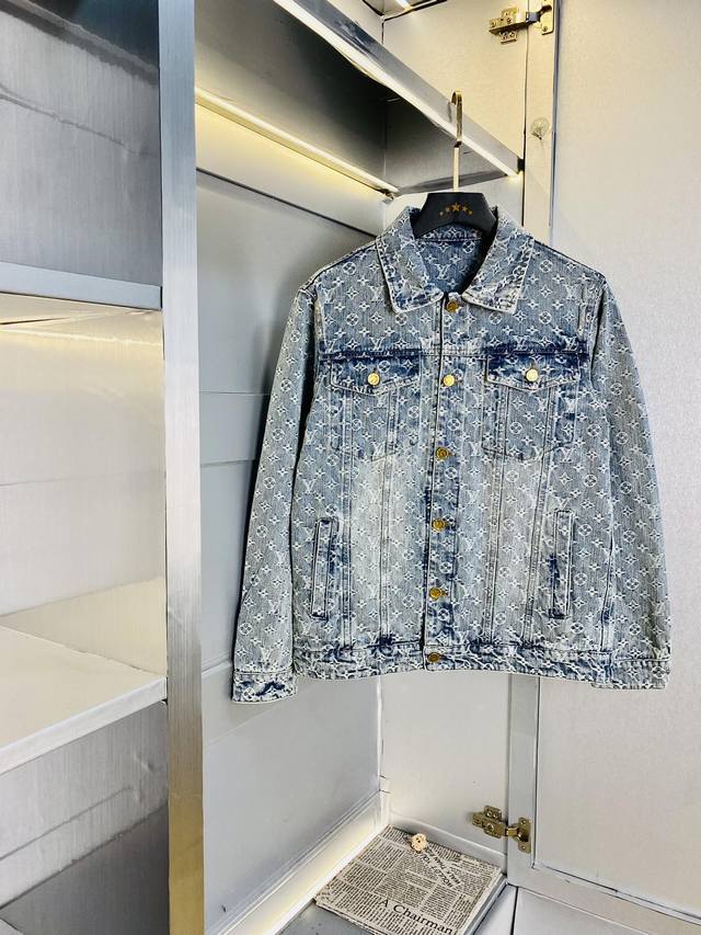 官网原单货 可穿190斤路易威登Lv 2025早春款！新款牛仔外套牛仔夹克 高版本高品质 原版面料网红明星同款 开模定制五金辅料 感非常舒服 超级百搭好看的一款