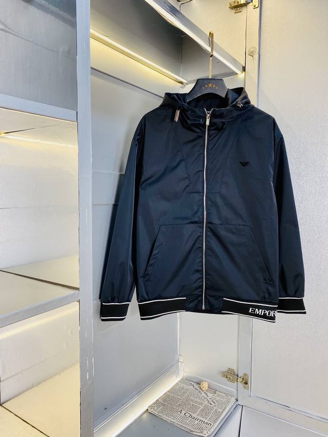 官网原单货 可穿190斤阿玛尼Armani 2025春款！新款外套夹克防风衣 高版本高品质 原版面料网红明星同款 开模定制五金辅料 感非常舒服 超级百搭好看的一