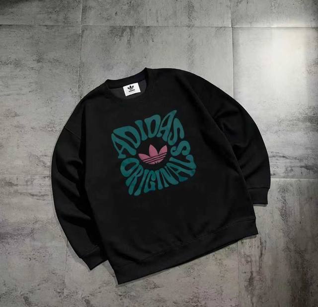 新款上架 银狐绒 三叶草系列基础情侣圆领卫衣 面料采用健康布面料柔软舒适细腻 透气 抗皱 高清数码直喷印花工艺 颜色清晰 情侣款