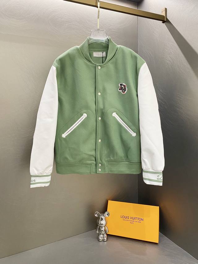 Dior 迪奥Xdenim Tears联名棒球服夹克外套 Lisa同款 众多巨星纷纷上身的一款夹克精致的Dio Tears高定风格补丁 并以桑蚕丝线、珠饰和仿水