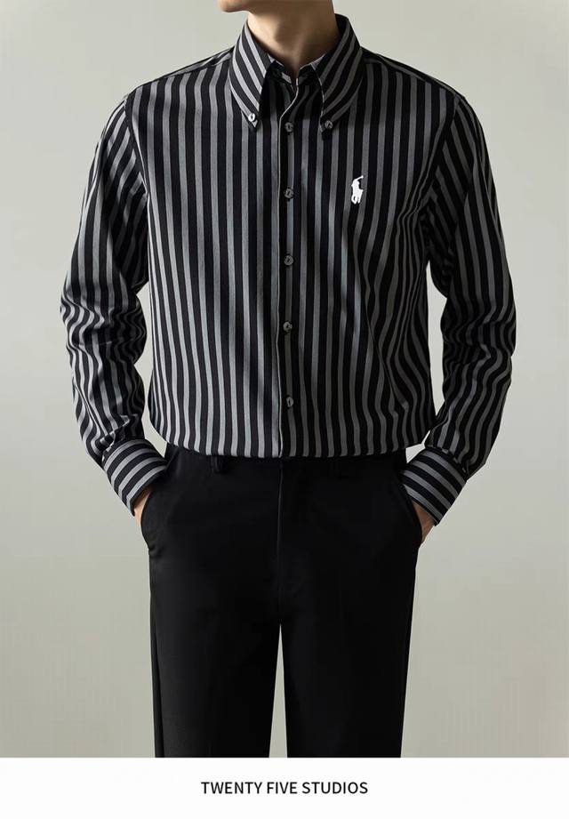 拉夫劳伦 Polo25年秋季新品高端时尚美学设计结合立体裁剪版型男士时装款竖条纹长袖衬衫 整体的形态设计完美沿袭了古驰现代极简主义基调，将都市高贵时尚阐释到极致
