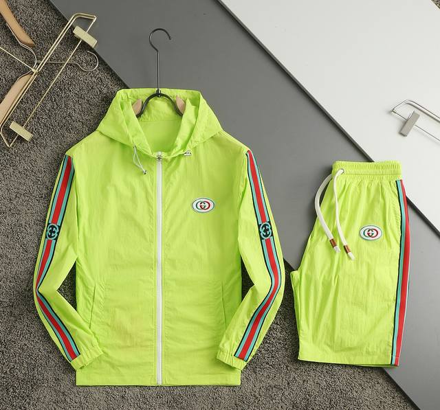 古驰Gucci 2025夏季防晒衣短裤套装，海外专柜同步 轻薄高品质面料奢华高级定制 任何人都可以轻松驾驭，客供进口聚纤维面料 手软舒适有型 吸汗透气 ，外贸公