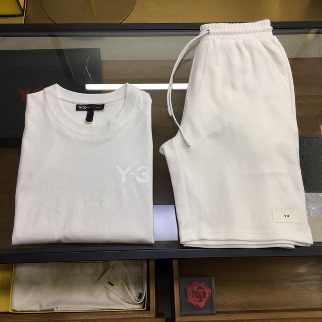Shi 新品套装上衣裤 Y-3 拆卖 春夏 Ss Y家 小Logo标识体恤短袖套装 定制贵柜品质双股双纱全棉面料，舒适吸汗，前幅3M硅胶Logo，后幅双工艺硅胶