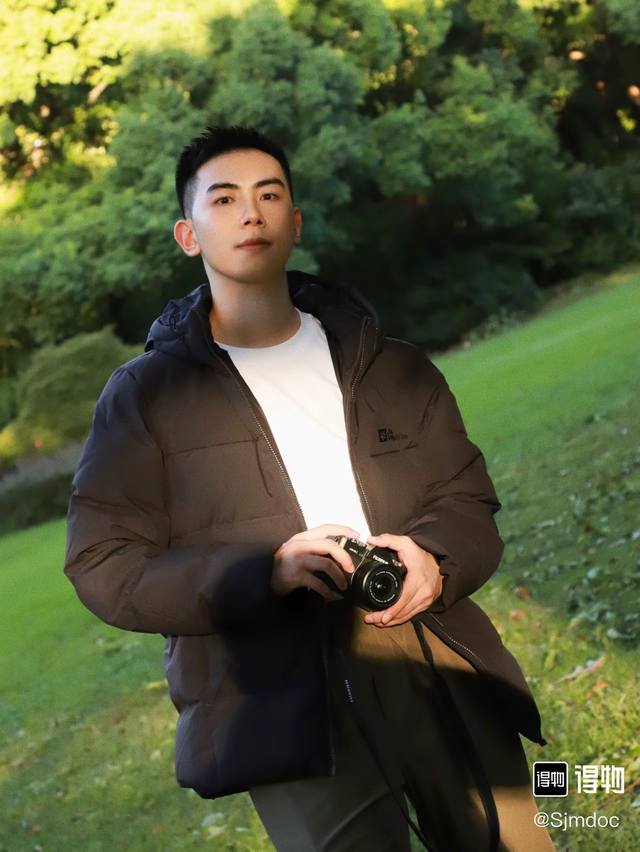 供 狼爪Jack Wolfskin Gapponplatz 700蓬防风防泼水连帽保暖羽绒服 此款羽绒服采用700蓬鸭绒填充，绒子含量85%，充绒量在200-2